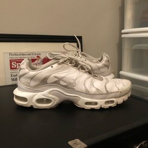 Nike White Air Max TN Plus